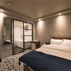 Motel Mw, Seúl